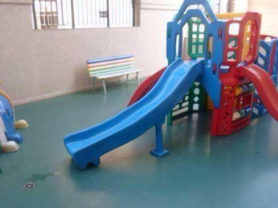 Escorregador para escola  crianças Carentes